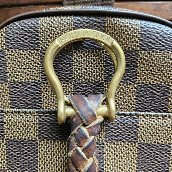 Louis Vuitton Leather Keychain - Picture 7 of 8